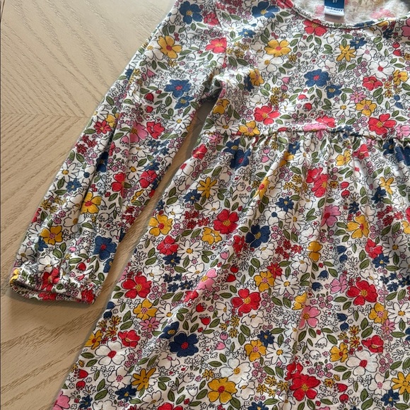 Old Navy White Floral Long-Sleeve Dress with Red, Pink, Yellow, Blue Flowers๐ - Picture 3 of 5